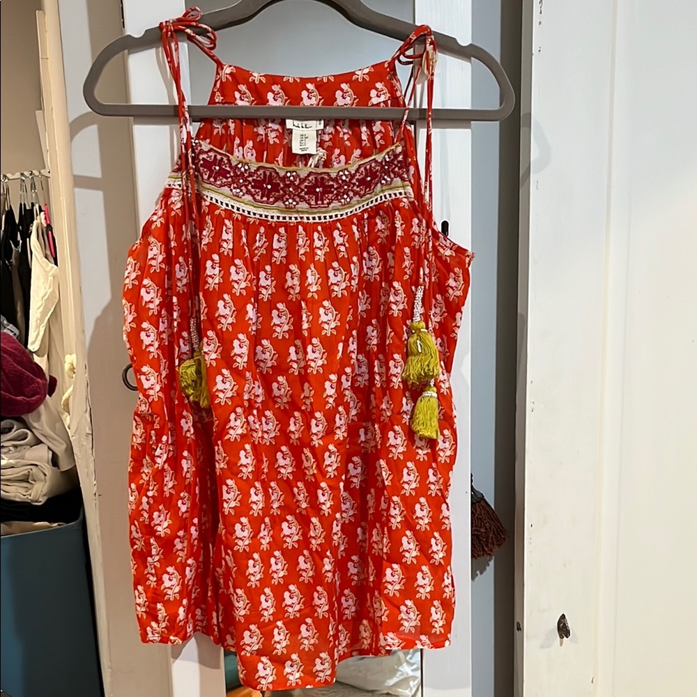 Nicole Miller Block Print top. Size Small. NWT